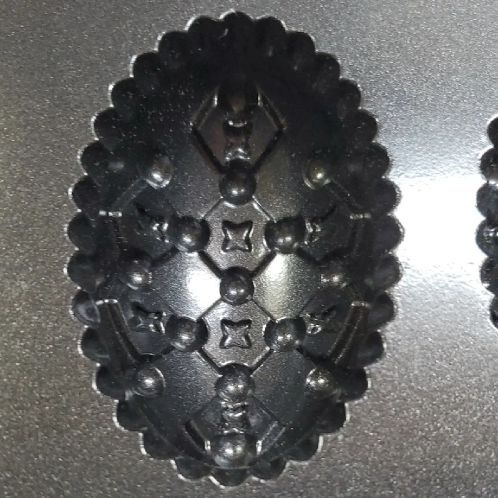 Williams Sonoma Vintage Black Egg-Shaped Cakelet Pan